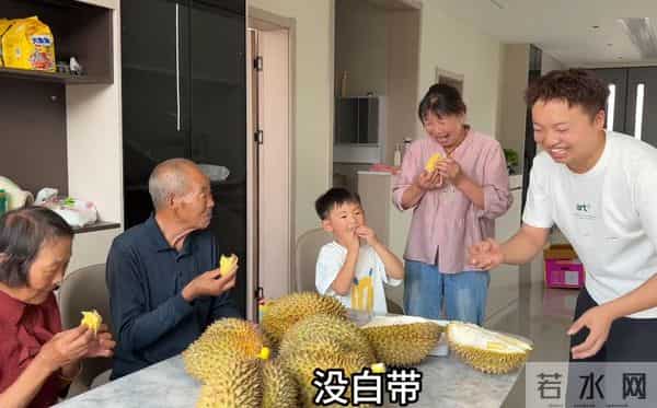 余雪爷爷状态不妙，一举动证明已是弥留之际，家里人已有心理准备