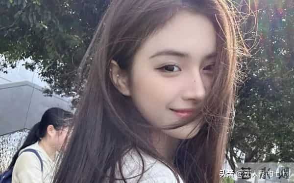 异性之间,女人主动说这些话,就相当于在说“我想你”