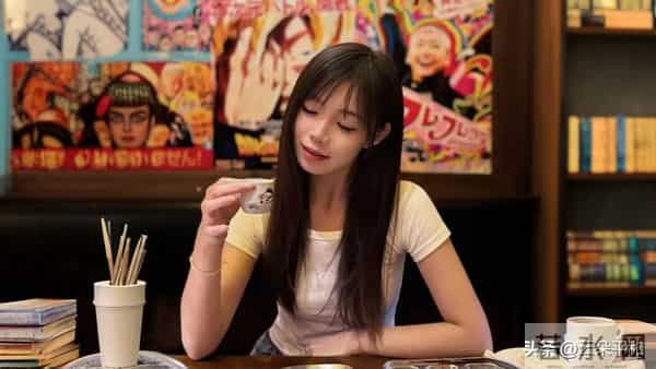 异性之间反复出现这两种互动,其实没说爱,心早已悄悄沦陷