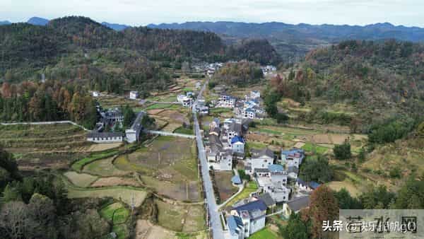 《借你的光走向希望》(原创)文-梧雨