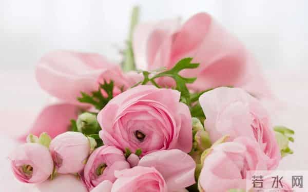 男人和你在一起,有以下三种行为,说明你在他心里不重要