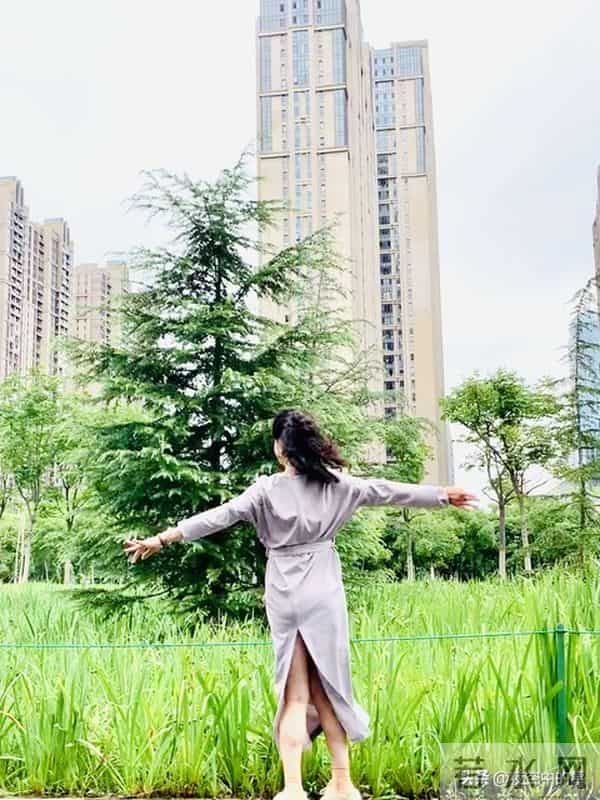 男人缺的不是女人，是“家”；女人缺的不是男人，是“天”。