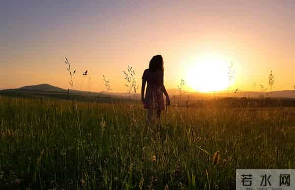 女人过了五十五，宁可独睡，也别对丈夫做这两件事，一做就散场