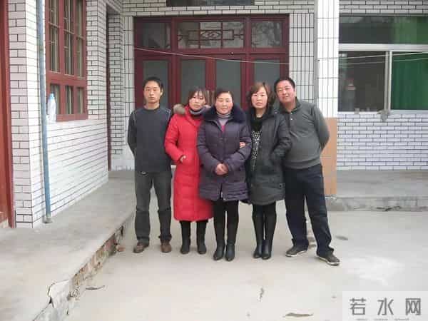 人到中年才懂-兄弟姐妹关系走的远近,这三个人起决定性作用