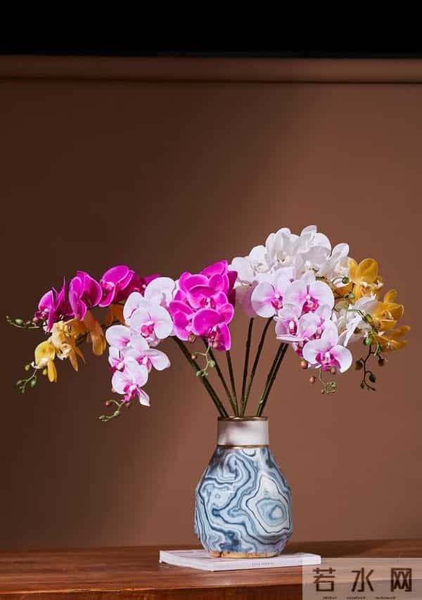 心理测试:你最喜欢哪个花瓶里的花,测你哪方面会比别人幸运?