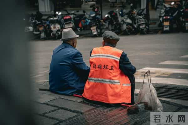 人老了有4个特征，说明你命好得不得了！占上一个都能偷着乐！
