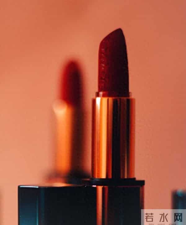 我退休金6500，买了一支69的口红，女婿骂我老不正经，我没跟他闹