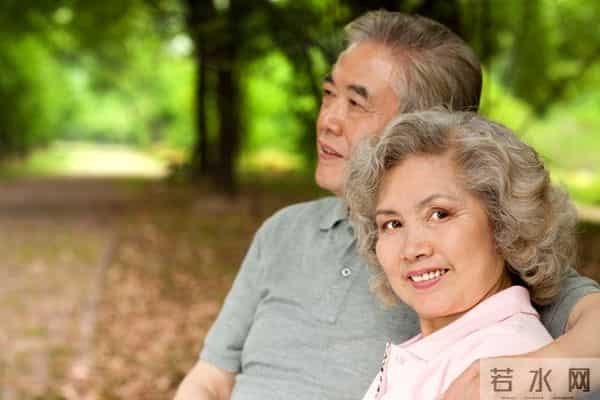 两性关系：多数女人60岁后，都会出现这3种情况，但她们从不说？