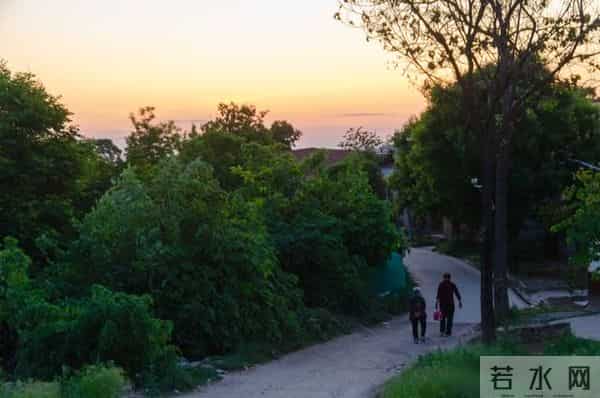 人到晚年才发现：独生子女家庭，远比多子女家庭老人，更幸福