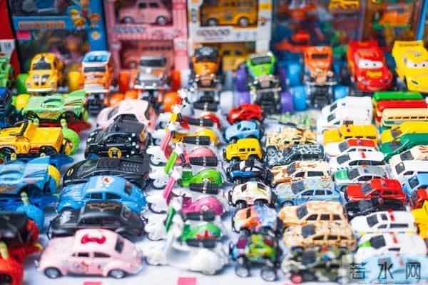 每年春节我给侄子2000红包,妯娌给我女儿100,我决定以后不给了