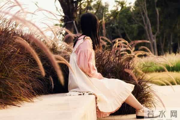 婚姻里，女人长期缺爱的四个信号，藏都藏不住