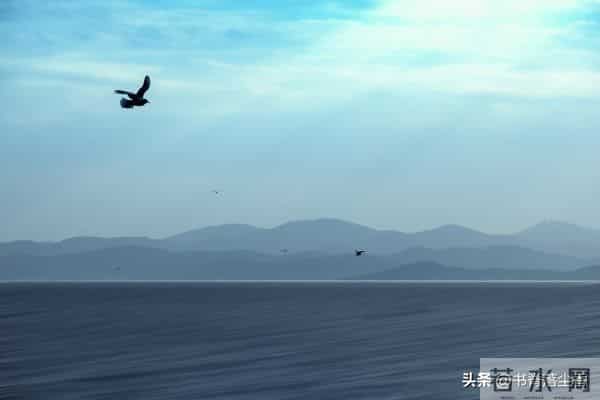 罗素说:人活着就两件事情,第一让肉体健康 ,第二让灵魂自由