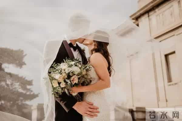 66岁离婚三年，我才明白：女人老了没老伴，日子真的熬不住！