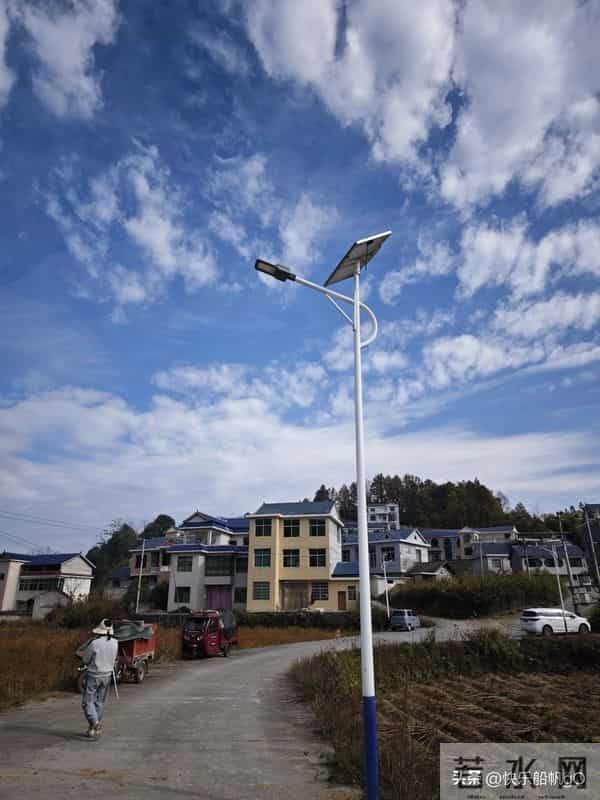 《借你的光走向希望》(原创)文-梧雨