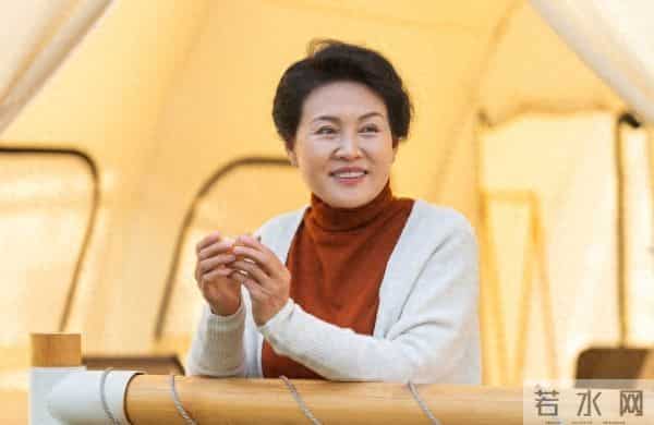 62岁离婚三年,我终于懂了:女人老了,没男人真的不行!