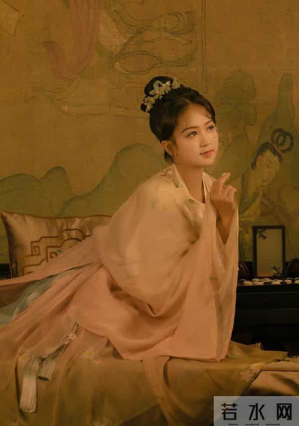 心理测试:你最喜欢哪个花瓶里的花,测你哪方面会比别人幸运?