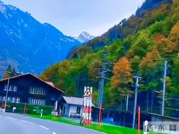 我退休金4700搭伙老伴每月出1000，吃住在我家，1年后把他赶出家