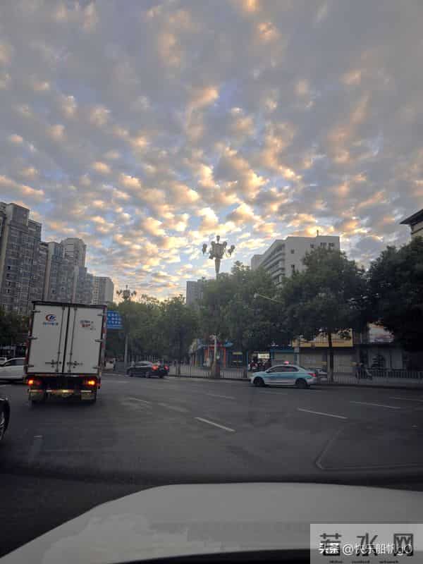 《借你的光走向希望》(原创)文-梧雨