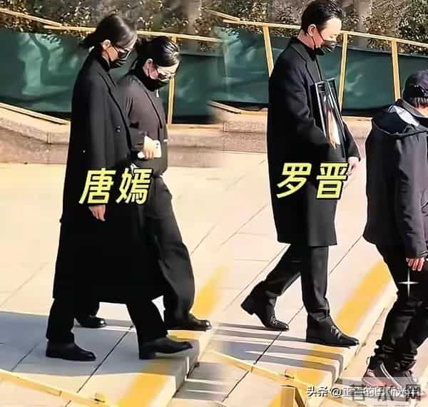 唐嫣罗晋黑衣默契亮相，一个动作打破所有离婚传言