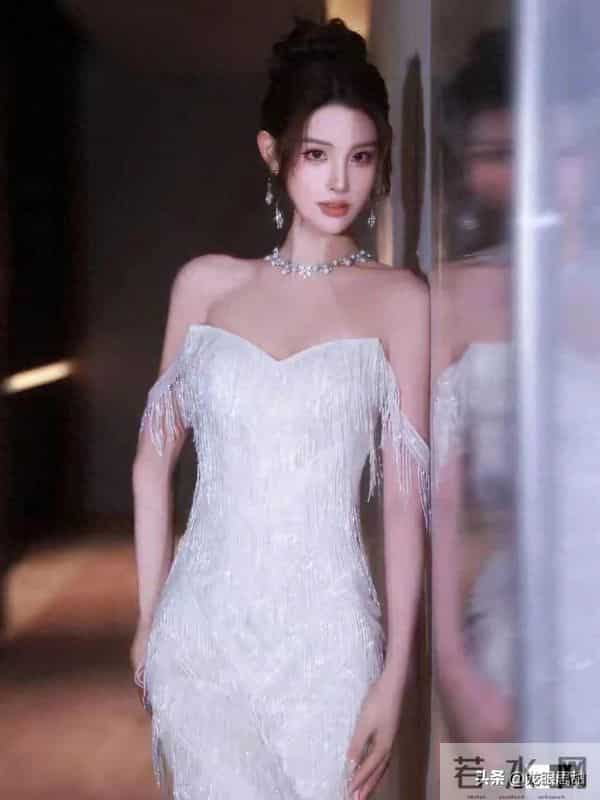 厦门一超模,177cm身高 50公斤体重,瘦而有料,造型惊艳所有人