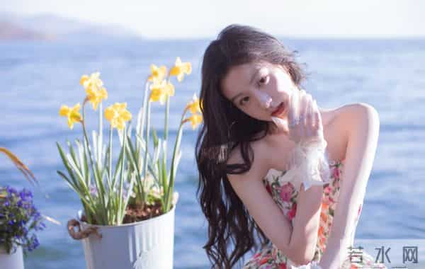 包上恩 抹胸短裙