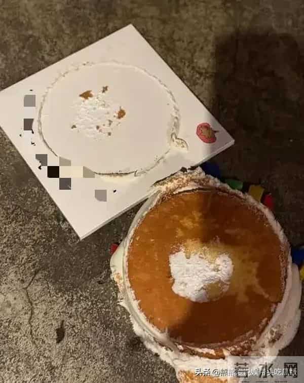 宋慧乔晒照庆贺44岁生日:戴头巾嘟嘴拍照好可爱 与朋友庆生很欢乐