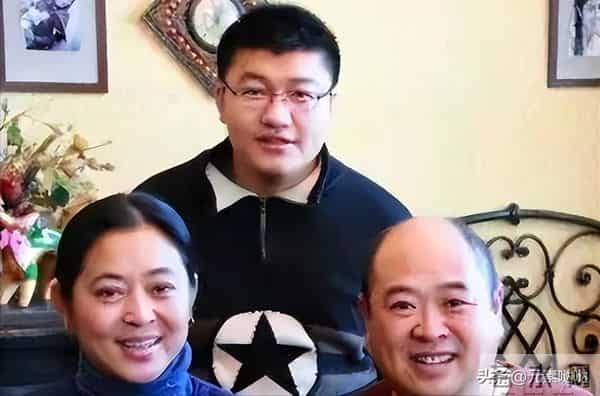 继子一句“搬出去”,倪萍泪洒当场!三婚丈夫杨亚洲为全家人争光