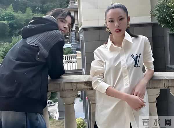 出轨风波2个月后,独自带娃逛街的郭碧婷,揭开了向佐仅剩的体面