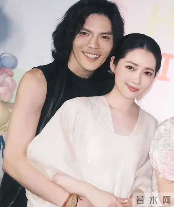 郭碧婷陪完老爸陪女儿！素颜脸瘦一圈好疲惫，5岁女儿赖地上不起