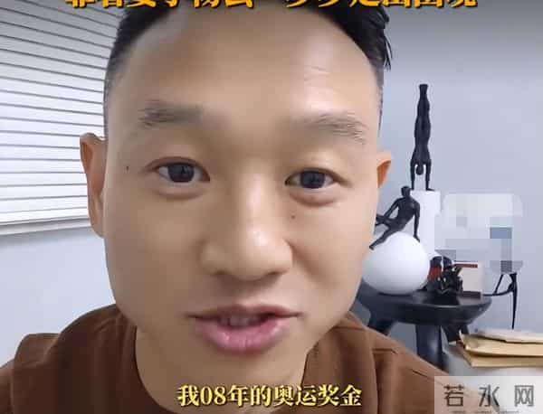 杨威一家武汉露营被偶遇,杨云面黄唇白气色差,低调看房欲买豪宅