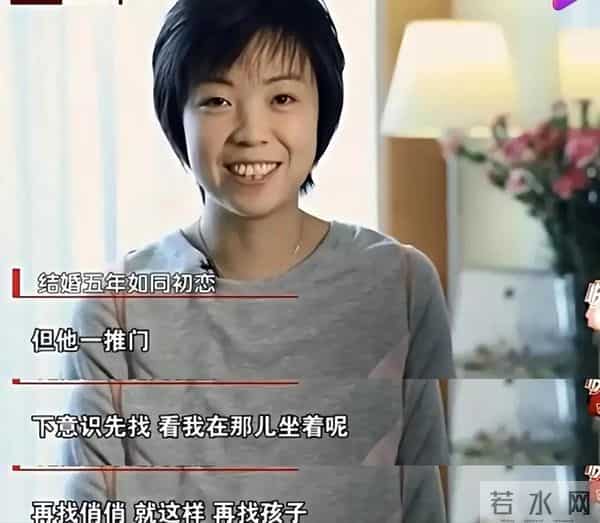 44岁张怡宁菜市场买海鲜,一身名牌略显土气,身旁不见老公身影