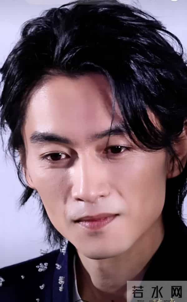 陈晓暴瘦“脱相”引热议,是敬业还是另有隐情?