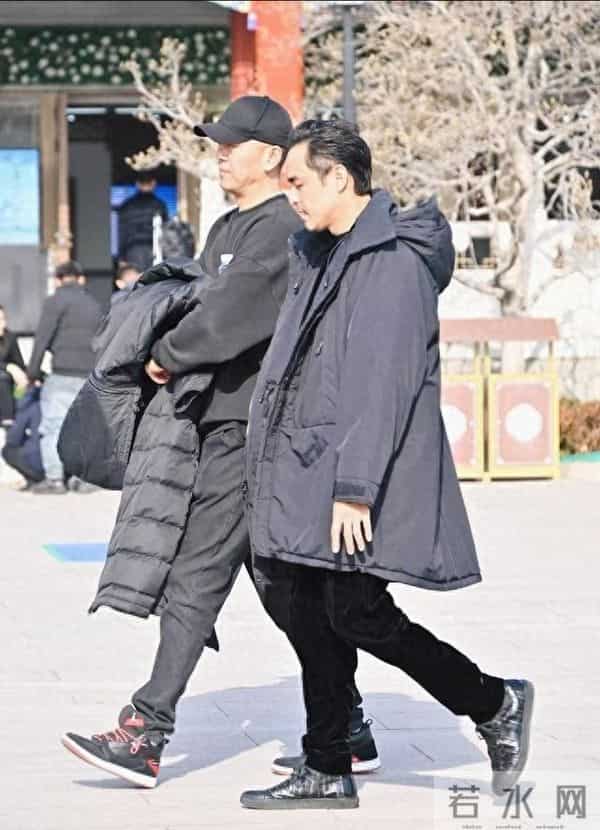 41岁唐嫣送公公出殡,罗晋亲自照顾父亲一年,不舍得让唐嫣辛苦