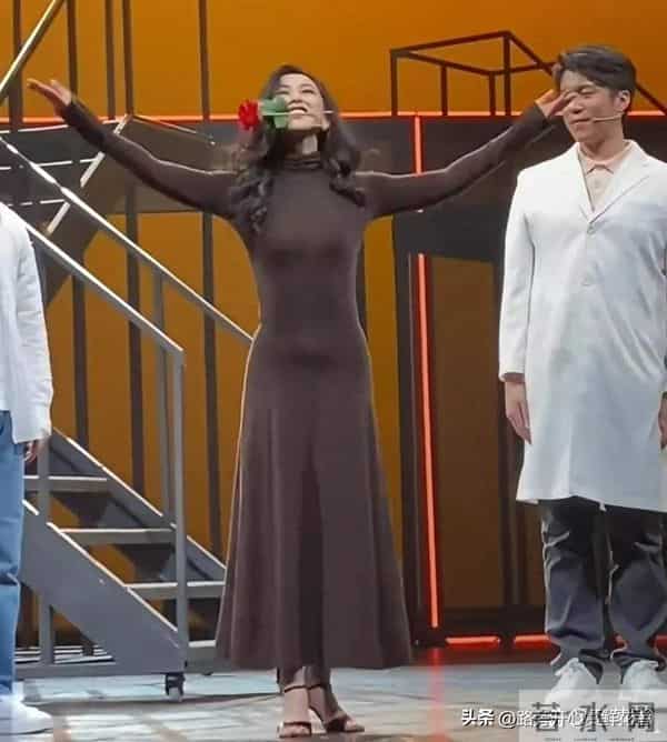 朱珠这身材挺真实的吧!