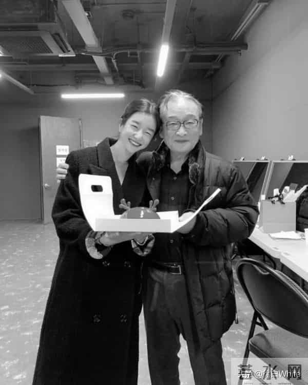 84岁罗文姬回应李顺载去世,深感悲痛,称两人原计划再合作一部剧