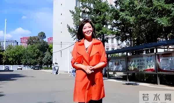 央视主持郑丽:这辈子最正确的决定,就是嫁给普通丈夫,生下孩子