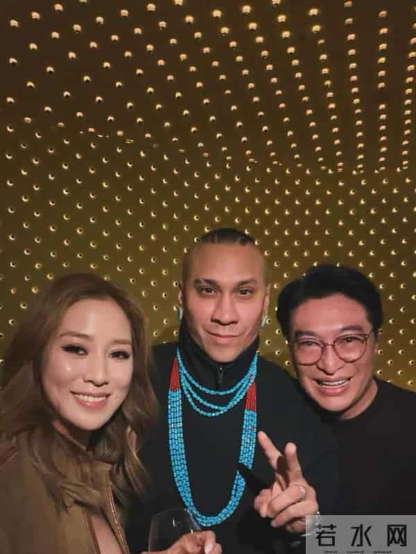 徐子淇李家诚追星嘻哈天团,夫妇二人化身小粉丝,笑容满面好欢乐