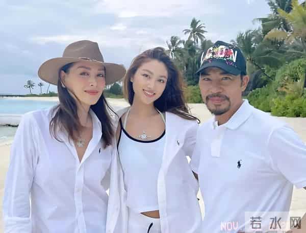 70岁任达华摔倒现场曝光！妻子冷眼旁现，28年恩爱夫妻人设崩塌？