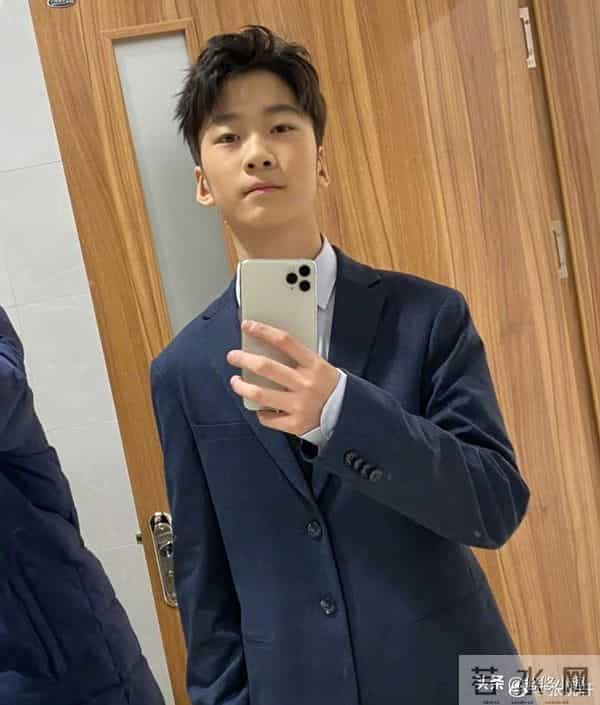 张亮儿子又出事，早恋致女孩怀孕，女孩家长报警，半个月才满18岁