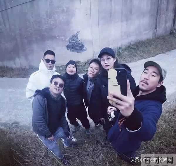 再多钱也没用？70岁张国立身家过亿，却还是要为43岁儿子操碎了心