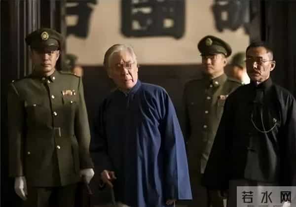 90岁焦晃现状堪忧:穿纸尿裤严重忘事,与小30岁妻子住无电梯顶层