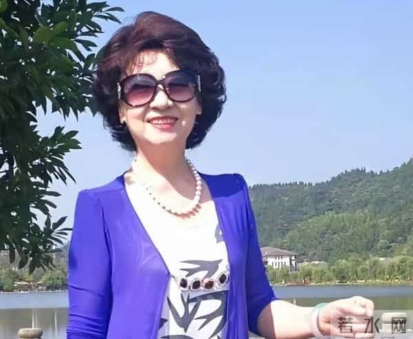 她是央视著名主持人,退休8年被央视返聘,今74岁被誉为最美姥姥