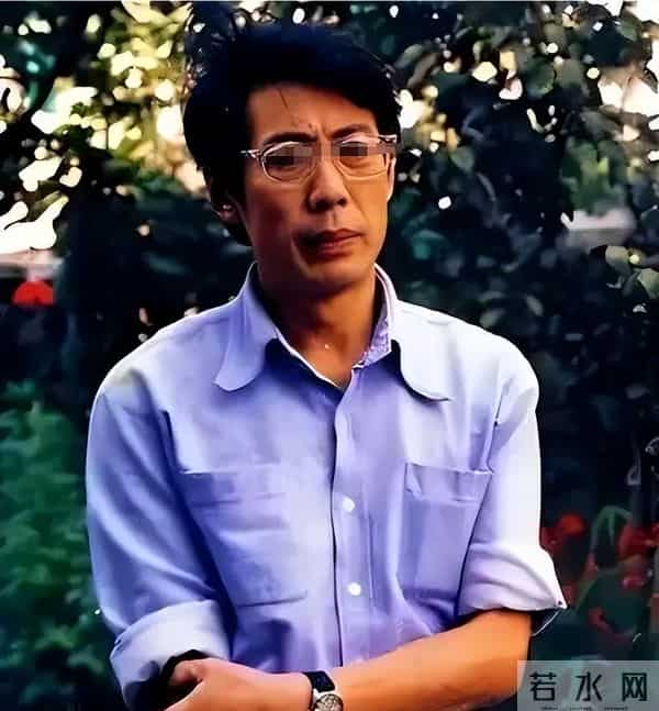 90岁焦晃现状堪忧:穿纸尿裤严重忘事,与小30岁妻子住无电梯顶层