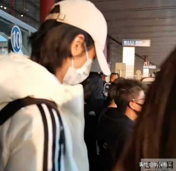 离婚1年,一别两宽,陈晓从不提陈妍希,如今才看懂他到底赢在哪