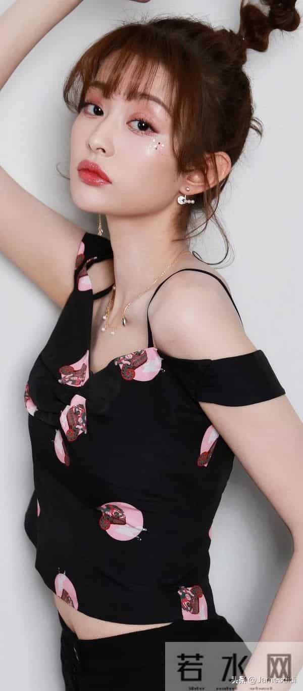 四川大学校花 盖玥希 172高挑身材和鲶鱼系高级脸搭配微凸厚唇 很美