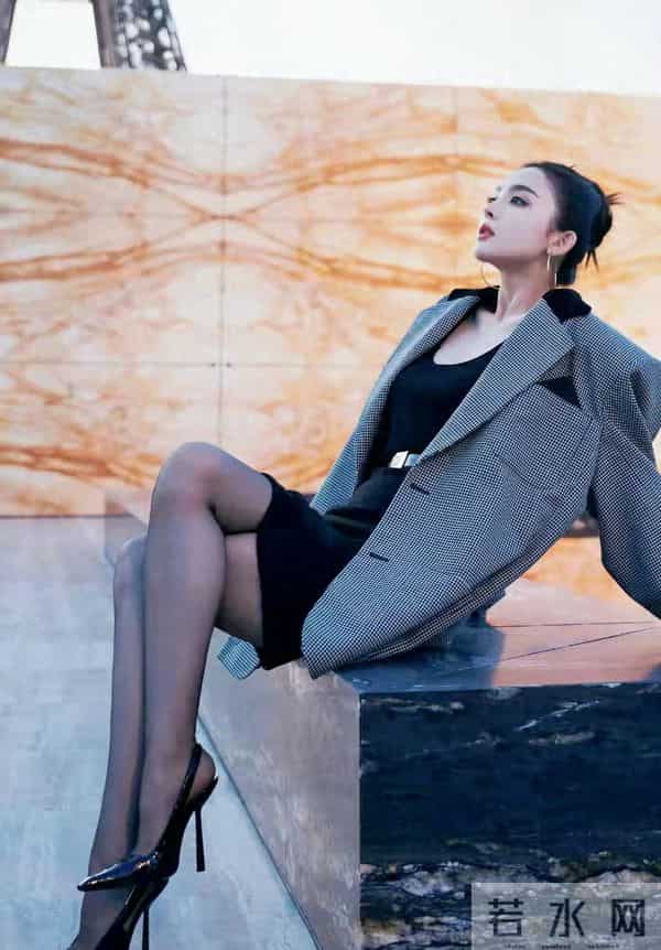 禁欲系娜扎遇上黑丝 这谁顶得住？