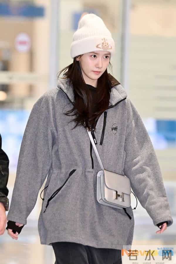 林允儿最新休闲穿搭