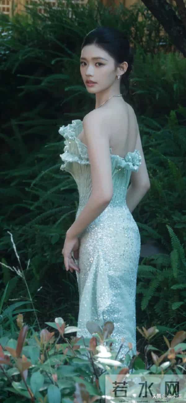 林允|性感公主风