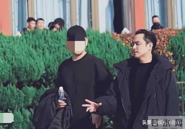 明道从霸总变油腻大叔,圈内人仅他到场罗晋父亲葬礼!