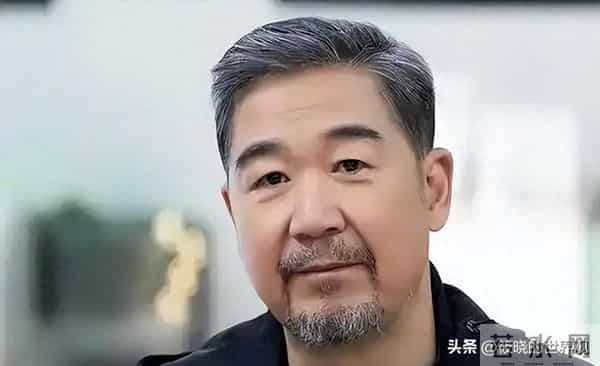 再多钱也没用？70岁张国立身家过亿，却还是要为43岁儿子操碎了心